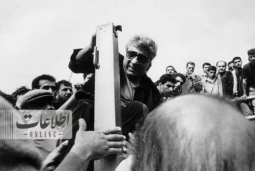 تصویری دیده نشده از حضور اکبر گلپایگانی در مراسم تشیع فردین